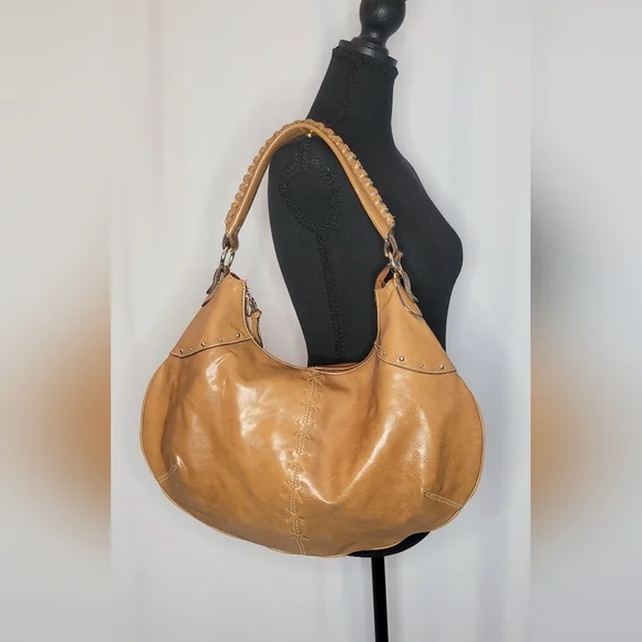 👜 Nine West Slouchy Hobo Shoulder Bag | Boho Chic | Tan Leather Look - Picture 4 of 6